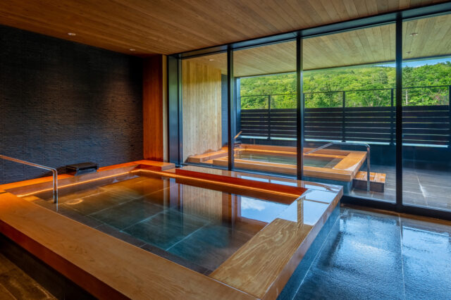 00096 2020 Photo Onsen women