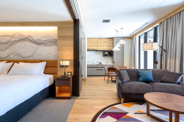 1 BR Suite AZ73435 Edit